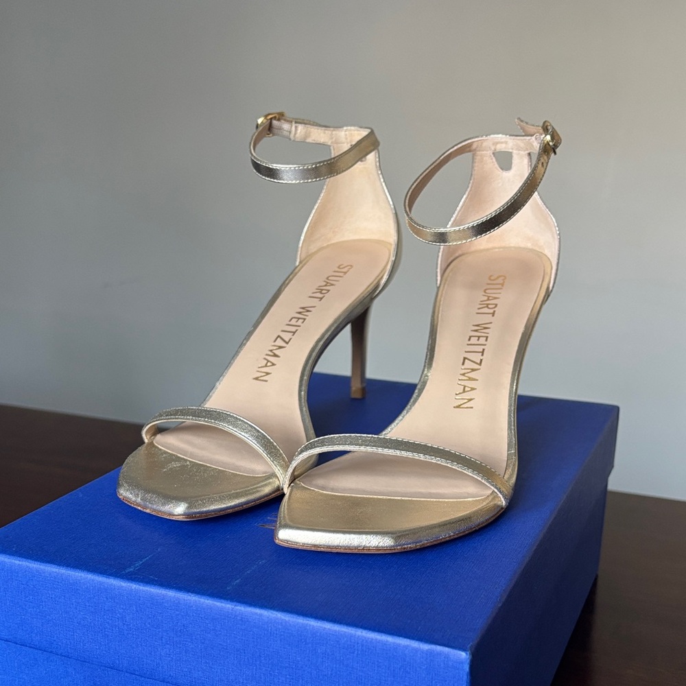 Stuart Weitzman NUDISTCURVE 75 SANDAL